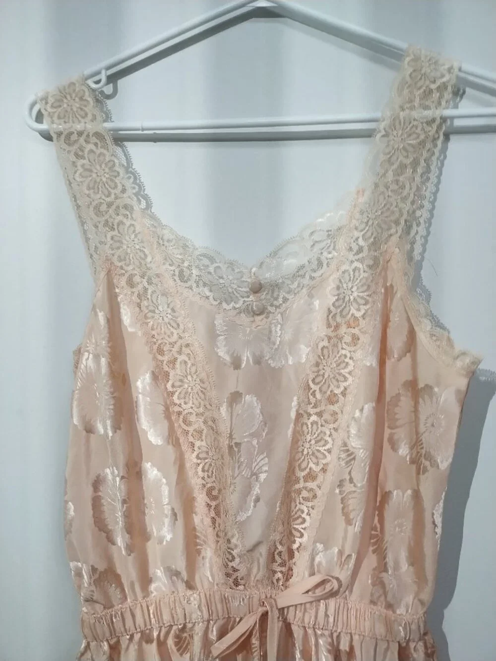 Sweet sleeping lace trimmed Romper - Picture 2 of 7